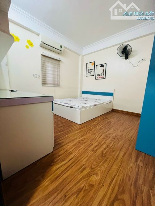 Bán nhà Lê Quang Đạo, Mỹ Đình, Ngõ nông, 1 nhà ra oto, 2 thoáng, Đầy đủ tiện ích, 32m2 - 4