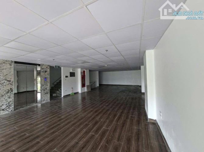 Toà nhà sừng sững 8 nổi 1 hầm mặt phố Nguyễn Gia Bổng, Ngọc Thuỵ - Đầu tư sinh lời bền vữn - 4