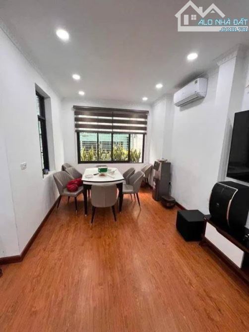 BÁN NHÀ ĐỐNG ĐA - GIÁ CHỈ 20,5 TỶ CĂN DUY NHẤT 6 TẦNG, DIỆN TÍCH 81M2 - 4