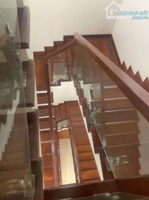 Bán căn nhà vườn Khu Tuệ Tĩnh, ph Thành Đông, Tây HP, 135m2, mt 8m, 3 tầng, 5 ngủ, 10.5 tỷ - 4