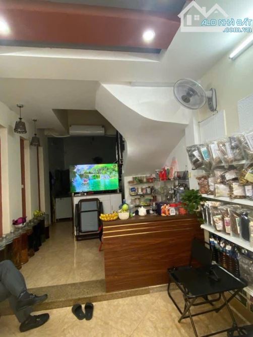 Bán nhà Mặt ngõ Vũ Tông Phan, 37m2x5T, 200m ra Ngã Tư Sở, giá 11.8 tỷ, Hướng Tây Nam - 4