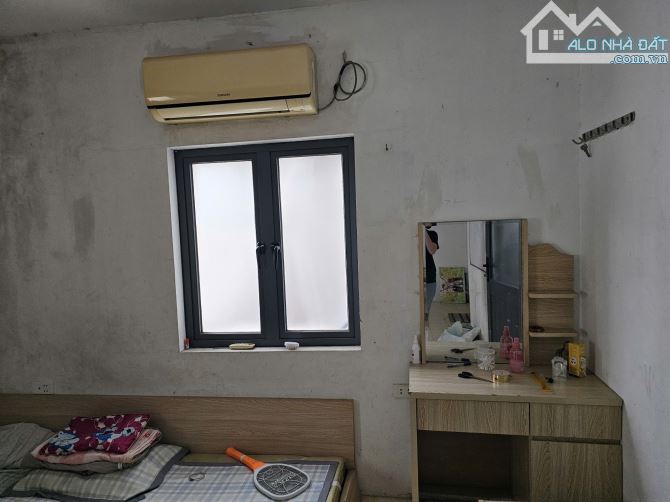 Cho thuê nhà ngõ 364 Thái Hà, Trung Liệt, Đống Đa. DT 30m x 3 tầng, giá 8tr - 4