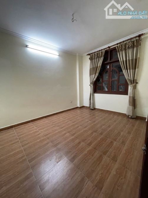 CHTT NGHĨA TÂN – ÔTÔ TRÁNH – BAN CÔNG – 150M² - 3PN – 5.5 TỶ (ECG3698) - 4