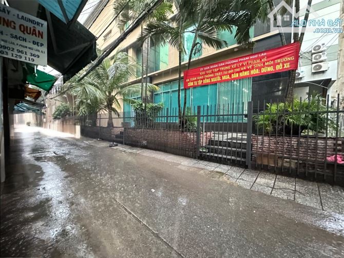 Bán nhà Quận 1 - Hẻm kinh doanh oto - 44m2, không quy hoạch - 5