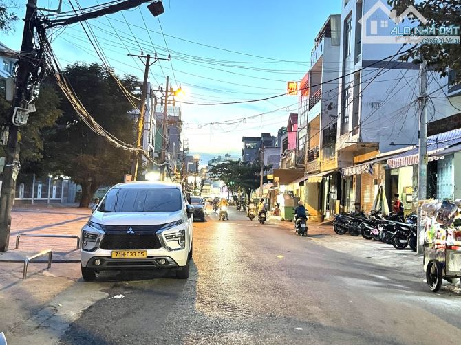 Bán nhà Quận 8 xe hơi đỗ cửa đường Dương Bá Trạc thuận tiện tất cả mọi phương diện. - 5