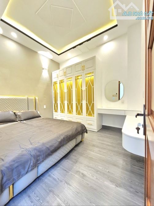 CÓ 102 - HƠN 7T.Ỷ - QUẬN 7 - 3 TẦNG 4PN - 4❌15M NỞ HẬU - XE HƠI NGỦ - NGAY NAM LONG - 5