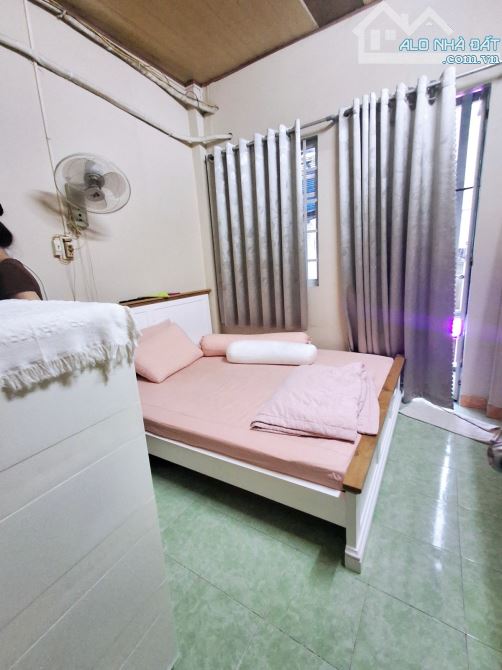 Bán Nhà Quận 1: Mặt tiền kinh doanh quận 1 - Khu phố Bùi Viện - 3 tầng lầu - 5