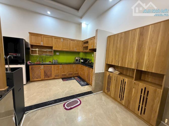 CẦN BÁN NHÀ 1 TRỆT 3 LẦU HẺM Ô TÔ TRƯƠNG CÔNG ĐỊNH THÔNG LÊ HỒNG PHONG – P.7 – 40M2 - 5.6Ỷ - 5