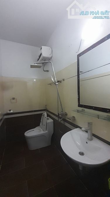 Bán nhà An Đà, Đông Khê, Ngô Quyền . 4,3 tỷ , 4 tầng , 55 m. - 5