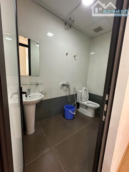 CHUNG CƯ MẶT PHỐ TRẦN QUÝ KIÊN - CẦU GIẤY - 2 NGỦ 2WC - DT SỔ 79M2 - 6.75 TỶ - 5