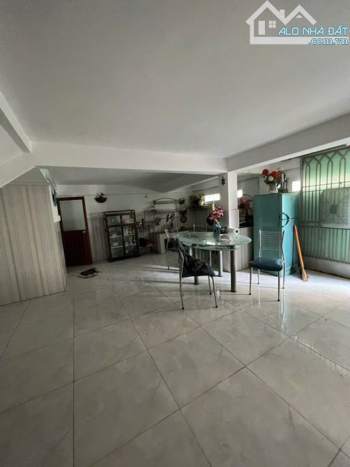HẺM XE TẢI 10M – NGUYỄN VĂN THƯƠNG, D1, P.25, BÌNH THẠNH  • Dt: 5,8m x 20m .Gần ĐH HUTECH - 5