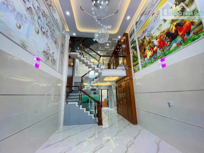 👉BÁN NHÀ BÌNH TÂN 5 TẦNG  HƯƠNG LỘ 2  HẺM 8M THÔNG NỘI THẤT XỊN CHỈ HƠN 6 TỎI - 5