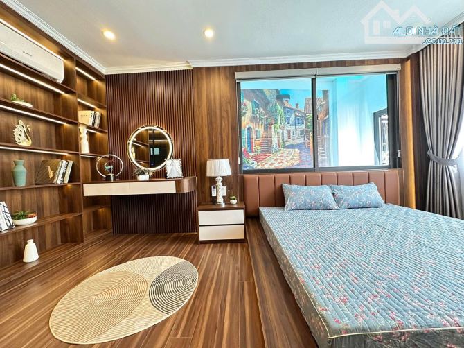 Bán nhà Hoàng Quốc Việt 37m2*5T, Thang máy sịn sò, mặt ngõ thông, cách phố 40m, 11 tỷ - 5