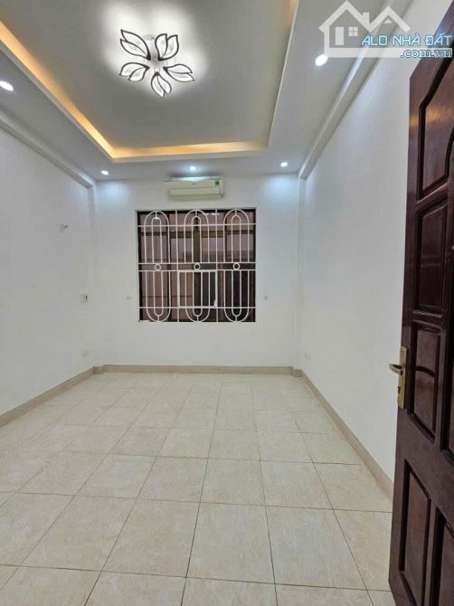 Lê Quang Đạo ô tô gần nhà, 6 tỷ nhỉnh có ngay nhà dân xây 35m , 40m ra trục  kinh doanh - 5