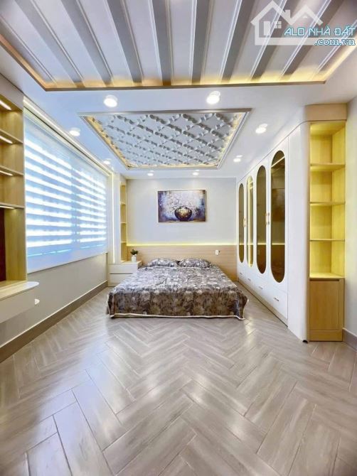NHÀ PHỐ HIỆN ĐẠI FULL NỘI THẤT XỊN - 3 TẦNG - 5.5M x 15 M - Huỳnh Tấn Phát - 8 Tỷ 660 TL - 5