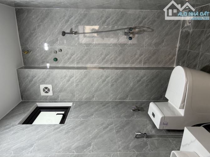 Nhà đẹp - Phúc Lợi- 30m 5 tầng- thơm mùi sơn- 5,45 tỷ về ở luôn. - 5