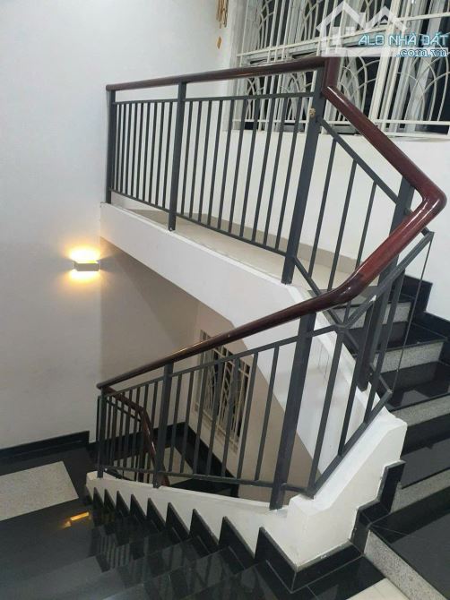 NHÀ TRỆT 2 LẦU - 104 M2 - HOÀN CÔNG - NGAY TRƯỜNG CẤP 1,2,3 DĨ AN, TP.DĨ AN - Chỉ với 5.x - 5