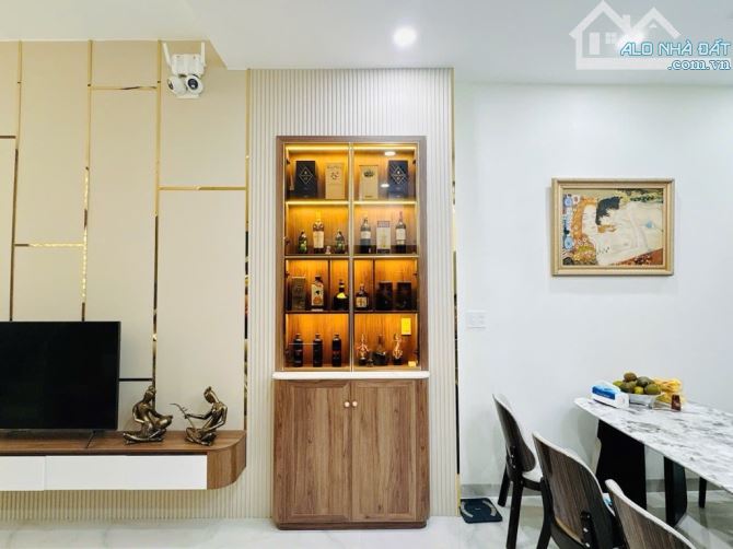 Bán rẻ nhà xinh 4 x 15m 1 trệt 2 lầu Huyền Quang Quận 1 TP.HCM - 5