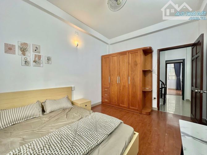Bán Nhà 5 tầng , Hẻm Xe Hơi Quận 5. Giá 10 tỷ - 5
