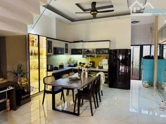 Bán nhà 1 trệt 2 lầu sổ riêng thổ cư p. Long bình - 5