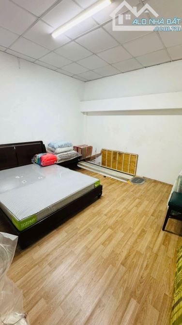 Phú Nhuận - Căn Gốc 3 Mặt Tiền Hẻm Xe Hơi - Kinh Doanh Đông Đúc - 53M - 12 TỶ - 5