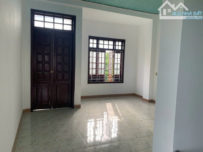Nhà 2 tầng mặt tiền xóm 2 ngọc anh - pHú Thượng 90m2 giá chỉ 3.1x tỷ - 5