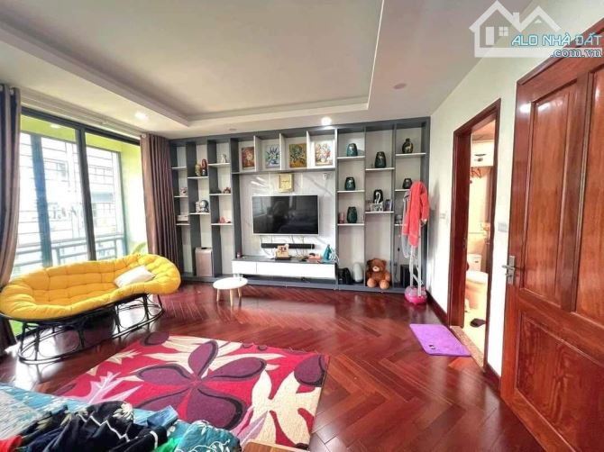 Chủ nhà đang rất gấp bán nhà ngõ 36 Nguyên Hồng – 63m², 5 Tầng, Ô Tô Đỗ Cổng – 19,5 Tỷ - 5