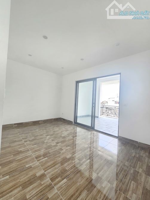 Nhà mới 75m*4tầng*4ngủ*hơn 8tỷ. Giá rẻ nhất Long Biên, hàng xóm kđt vin nhiều tiện ích. - 5