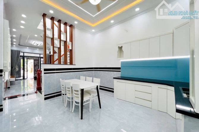 Nhà đẹp Lâm Thị Hố, Quận 12, hẻm 8m, 2 tầng, 72m2, giá 5.x tỷ - 5