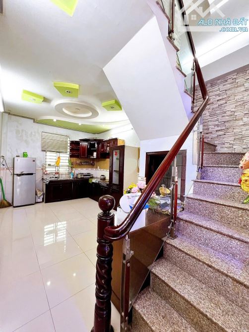 🏡 CHO THUÊ NHÀ TRỆT LỬNG LẦU MẶT TIỀN TRẦN PHÚ - 5