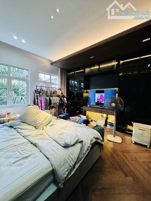 BÁN NHÀ PHÂN LÔ HOÀNG QUỐC VIỆT- Ô TÔ TRÁNH- 95M2, 4 TẦNG, MẶT TIỀN 6M- GIÁ 20 TỶ - 5