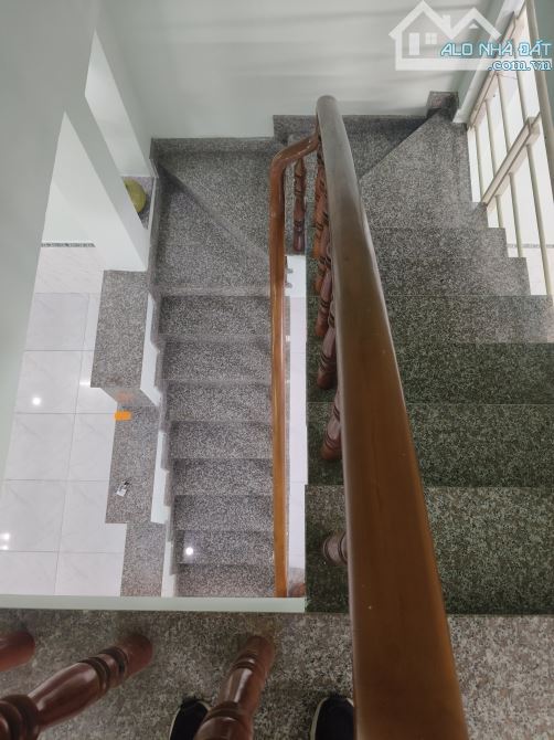 Nhà bán gần chợ hóc môn.Ttt dt 5x17 1 lầu.đường xe hơi giá chỉ 3ty5 - 5