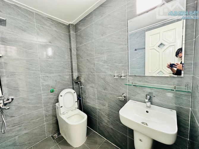 BÁN NHÀ PHÂN LÔ KHU VIP AN DƯƠNG VƯƠNG – DIỆN TÍCH 65M 4TẦNG THANG MÁY GIÁ 32 TỶ. - 5