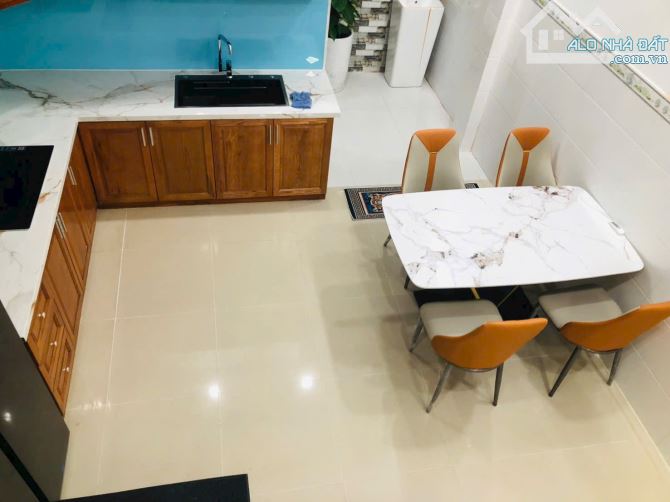 Nhà 4 tầng Full nội thất , gần chợ Gà, gần ngã ba đông quang, đường xe hơi 8m thông - 5