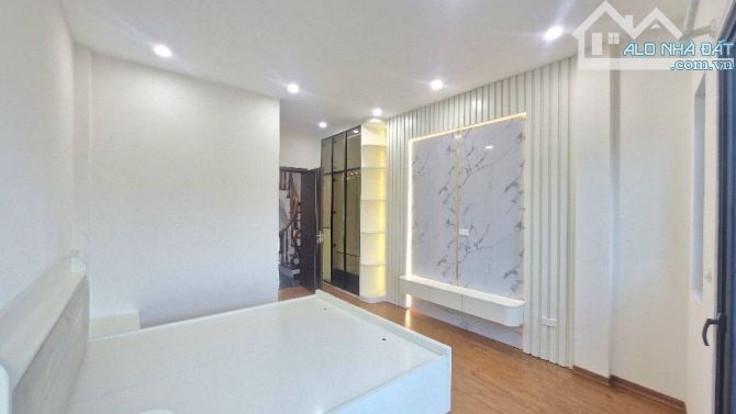 🏡 Nhà Đẹp Xuân Phương 7 Tầng Thang Máy - Full Nội Thất - Chỉ 7.95 Tỷ 📍 Vị trí: Xuân Phươ - 5