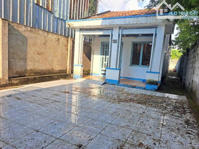 Xã Hóc Môn bán đất 154m2 full tc sẵn nhà C4 2PN HXH gần Dương Công Khi giá 4,3tỷ - 5