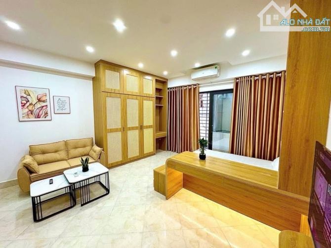 Bán toà CHDV Ngã Tư Sở. DT 143m2 x 7 tầng. 28 phòng. Giá 42 tỷ - 5