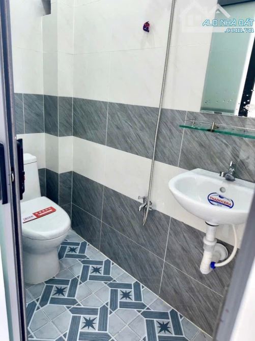 SIÊU PHẨM NHÀ ĐẸP HẺM XE HƠI – CHIẾN LƯỢC – 4x10M – CHỈ 3 TỶ 7 - 5