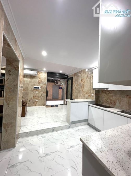 HIẾM! TẬP THỂ TẦNG 1 PHỐ VIP NHÂN HÒA-65M-2PN-2WC-TT THANH XUÂN-LÔ GÓC-Ở NGAY-KD-5TỶ - 6