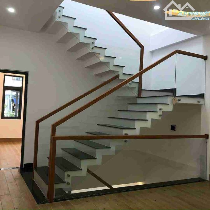 CỰC HÓT NHÀ 3 TẦNG MẶT TIỀN NGUYỄN CAO_VỊ TRÍ VÍP_DT 75M2_NGANG 5M_NHỈNH 6 TỶ - 6