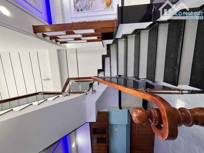 Nhà 3 Tầng Thủ Đức, 51m2.Ngõ rộng xe Hơi Thông. shr. hoàn công đủ, Hơn 4 tỷ - 6