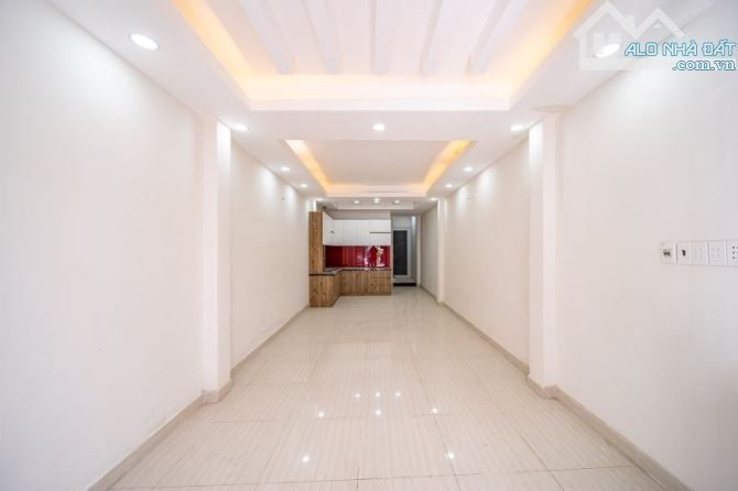 🌿 NHÀ ĐẸP Ở LIỀN – CMT8 P5 TÂN BÌNH (Phường Tân Bình) – XE HƠI NGỦ TRONG NHÀ – 3 TẦNG - 6