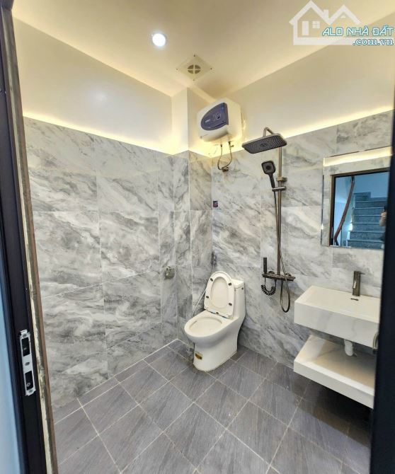 💥 BÁN NHÀ 3 TẦNG – Ô TÔ ĐỖ CẠNH NHÀ – TRẠI LẺ, LÊ CHÂN – GIÁ CHỈ 3,25 TỶ 🏡 - 6