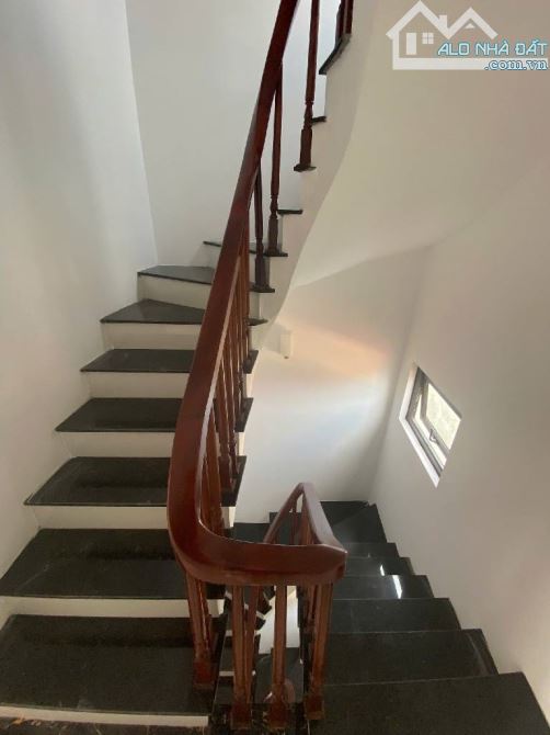 Nhà Bát Khối-Long Biên, 40m, 5tầng, 6Tỷ86, Lô góc, tặng full nội thất, khu vực hiếm có. - 6