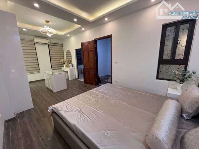 Bán nhà hiếm Cầu Giấy – 5 tầng hiện đại, sổ đỏ chính chủ, giá chỉ hơn 10 tỷ! - 6