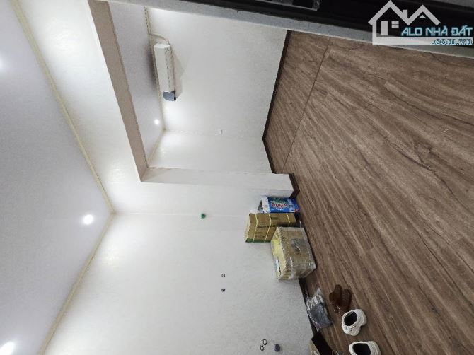 🏢 Bán căn hộ tập thể tầng 3 – 75m² – 3PN – 2WC – Full nội thất – Đối diện Royal City – 3, - 6