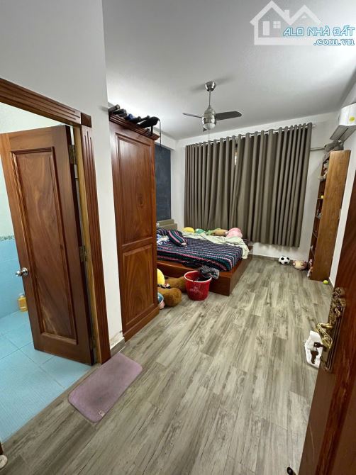Hiếm ! Bán Nhà Bình Thạnh hẻm xe hơi 1sẹc , (4x15m) , KC 4 Tầng Thoáng Mát , 5 Phòng Ngủ - 6