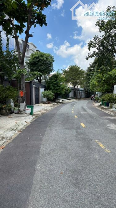 Bán biệt thự dt 223.8m2, 3 tầng, hồ bơi, full NT, tại đường 31, P. An Phú, 56 tỷ - 6