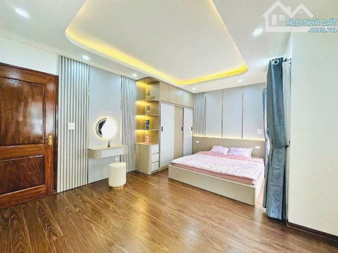 TRUNG TÂM ĐỐNG ĐA – NHÀ ĐẸP NGÕ THỊNH QUANG  40m² – 7 tầng – Mặt tiền 5.5m - 6