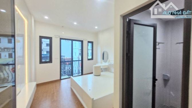 🏡 Nhà Đẹp Xuân Phương 7 Tầng Thang Máy - Full Nội Thất - Chỉ 7.95 Tỷ 📍 Vị trí: Xuân Phươ - 6
